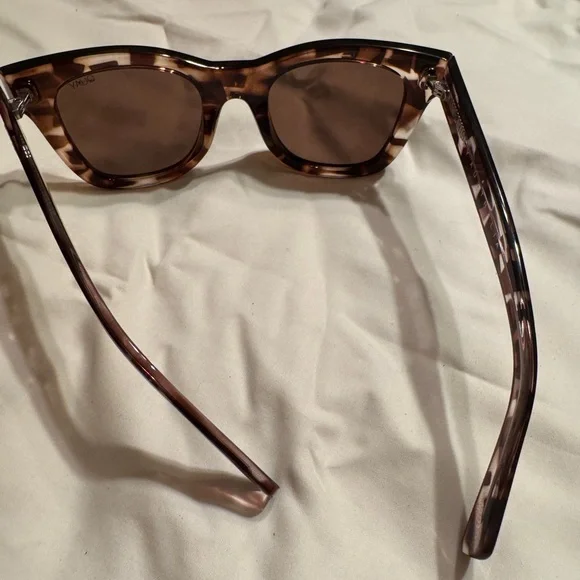 Quay Australia After Hours Tortoise Sunglasses - Picture 8 of 9